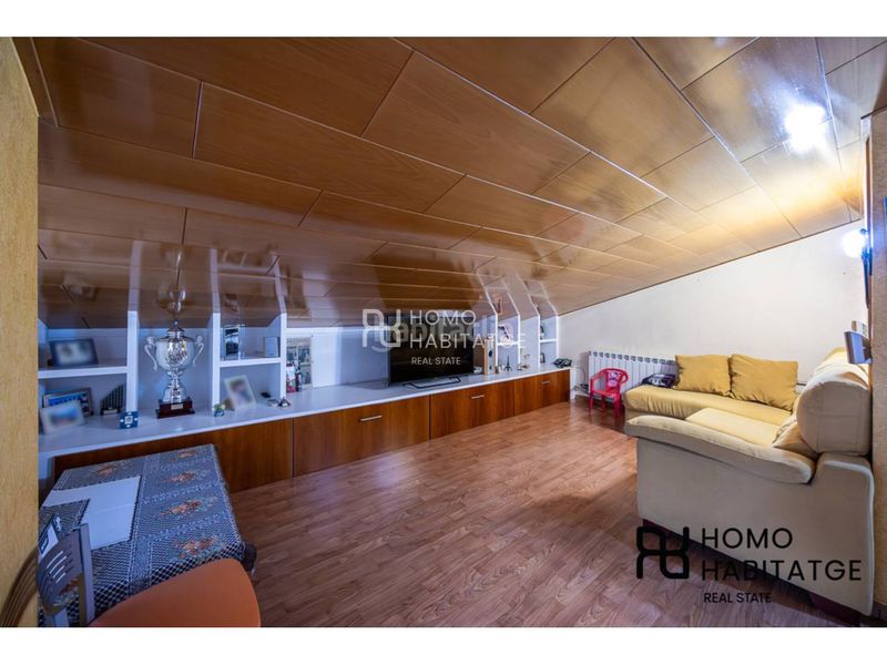 Foto 0a33cbaa-563c-40d4-9bee-6d4f3d8815af. Dúplex amb calefacció aparcament a Creu de Barberà Sabadell