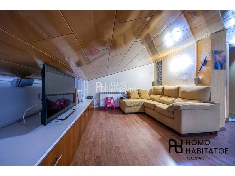 Foto 23f1eb35-1504-4e34-ab5d-5f4a82ddeba7. Dúplex amb calefacció aparcament a Creu de Barberà Sabadell