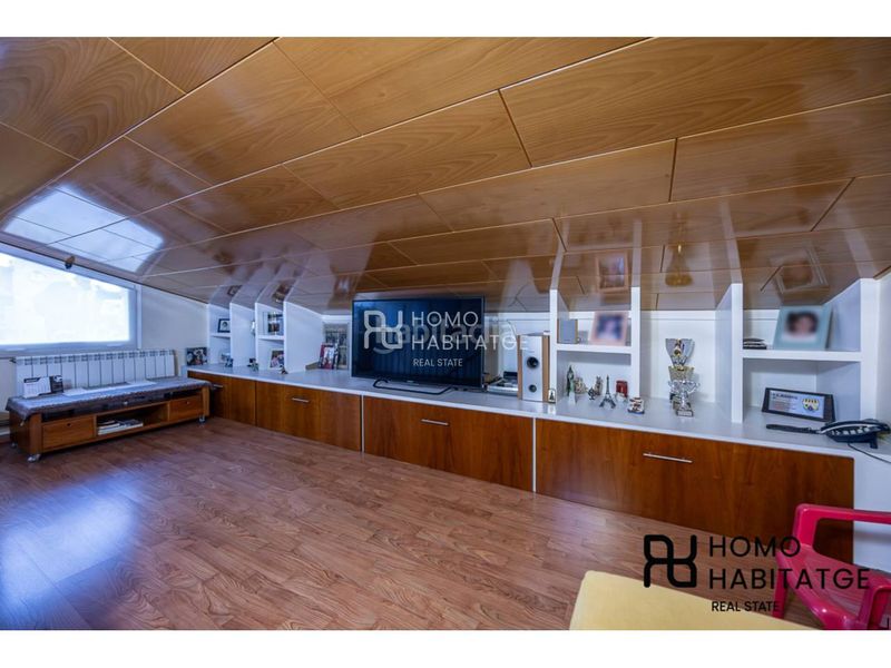 Foto 2581b741-c4c9-4912-8f1d-219c88c1e2f1. Dúplex amb calefacció aparcament a Creu de Barberà Sabadell