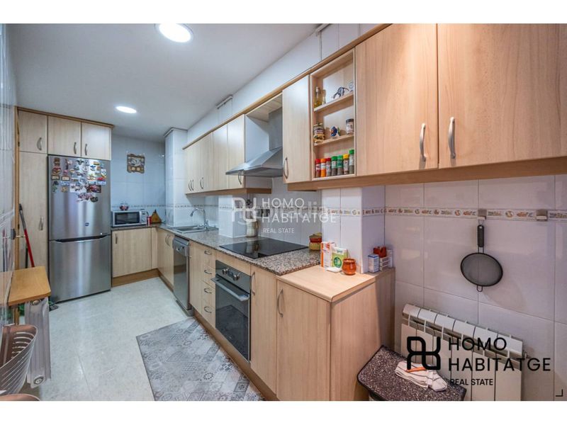 Foto 387bc7cf-defe-47b0-aa0b-48375fa05402. Dúplex amb calefacció aparcament a Creu de Barberà Sabadell