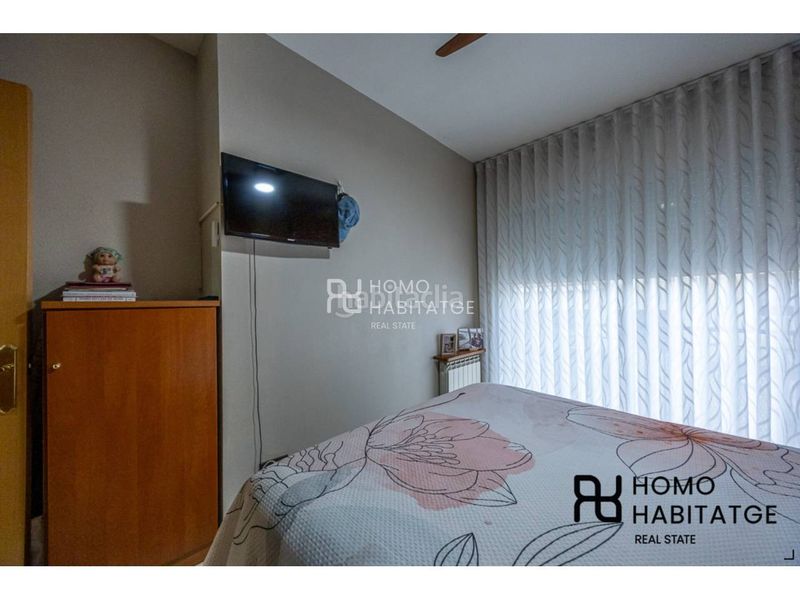 Foto 43367bdf-08b5-47e3-bbe1-8824576340dc. Dúplex amb calefacció aparcament a Creu de Barberà Sabadell