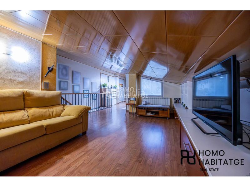 Foto 96929c14-b0c1-418b-85c3-c88cd5f56d25. Dúplex amb calefacció aparcament a Creu de Barberà Sabadell