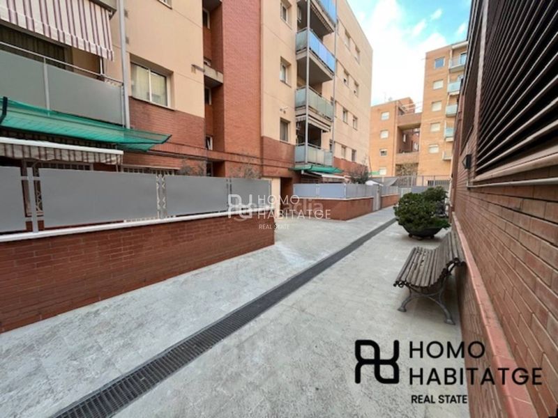 Foto 099ab61f-f947-48ee-80a5-70b1c8eb53eb. Aparcament cotxe a Can Llong Sabadell