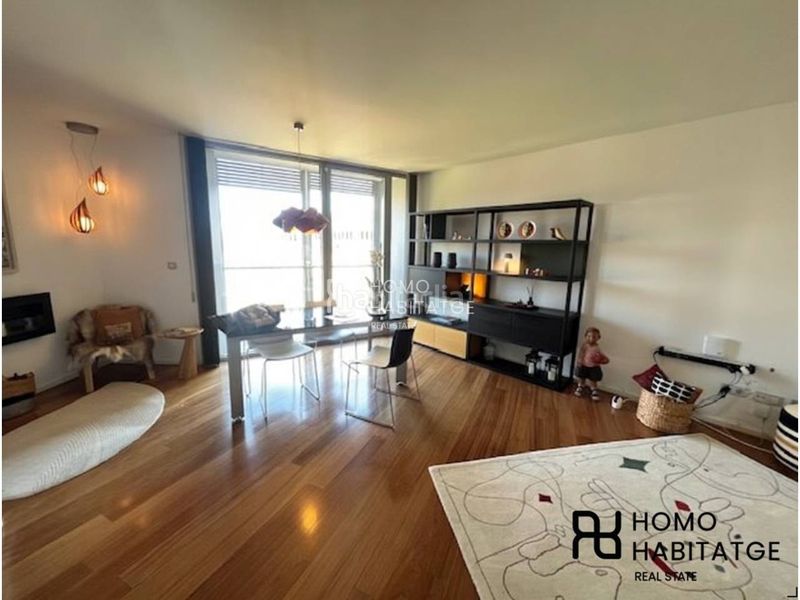 Foto cb98e54f-1e3f-4f5c-bf8f-cc308eda98c2. Pis amb calefacció aparcament a Centre Sabadell