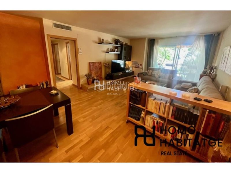 Foto 11cd174b-90ae-408a-bf16-1b0857678d18. Pis amb calefacció aparcament a Centre Sabadell