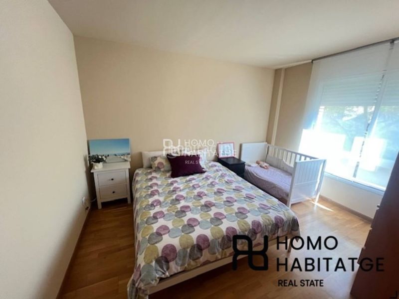 Foto 32641224-85f5-4e2f-83e9-87f0addd393c. Pis amb calefacció aparcament a Centre Sabadell