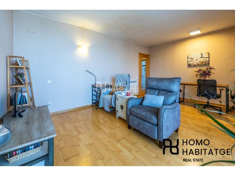 Foto 30b21229-b81d-45d7-a1a9-d49b9549926c. Pis amb calefacció piscina a Centre Sabadell