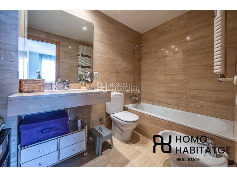 Foto 334738dc-d2f2-4419-8d02-925fe549ee67. Pis amb calefacció piscina a Centre Sabadell