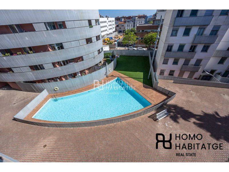 Foto b3463a5c-3759-4914-bec0-453f6c7bf22e. Pis amb calefacció piscina a Centre Sabadell