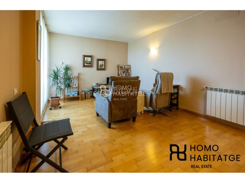 Foto c539259c-c9cf-4eb6-85c6-43e99d55eb3c. Pis amb calefacció piscina a Centre Sabadell