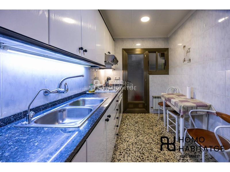 Foto a454b984-1d8f-415f-a562-263937c33785. Pis amb aparcament a Creu de Barberà Sabadell