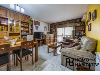 Pis  Calle enric granados. Venta de piso en barber� del vall�s