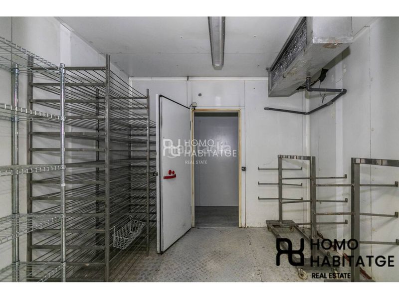 Foto 0a1d0577-6c5b-486d-89fd-f16026c609e5. Casa amb calefacció aparcament a Creu Alta Sabadell