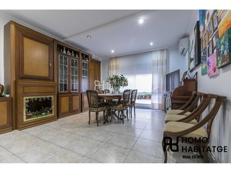 Foto 0a5cf855-b046-4c57-9351-ad801f4d7180. Casa amb calefacció aparcament a Creu Alta Sabadell