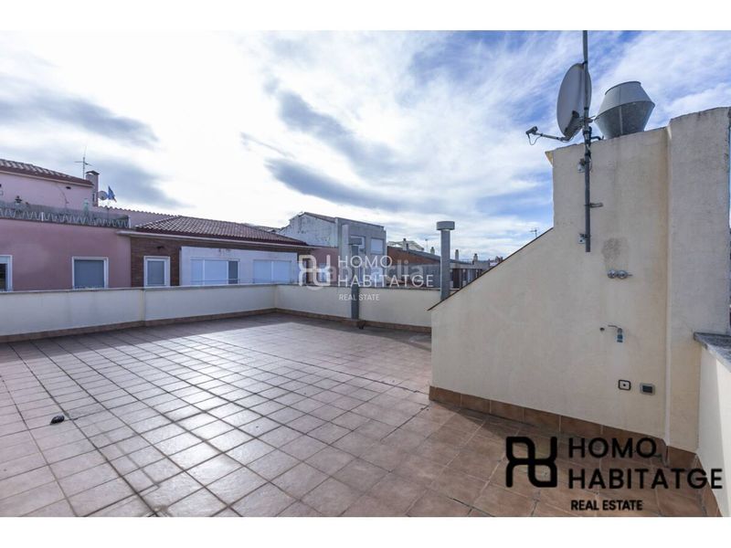 Foto 4126a9d4-8645-4b18-99fa-61bee559c561. Casa amb calefacció aparcament a Creu Alta Sabadell