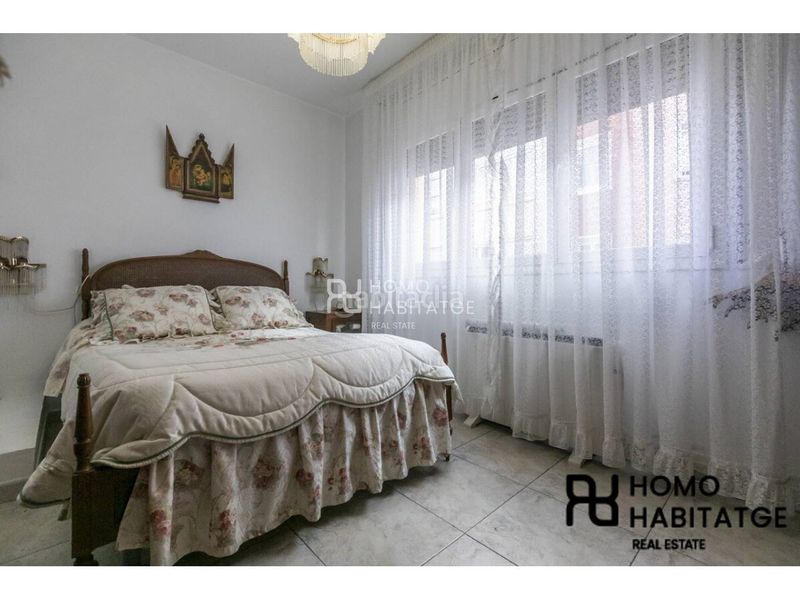 Foto 5621c2d9-b760-4085-90a2-edb6d381c367. Casa amb calefacció aparcament a Creu Alta Sabadell