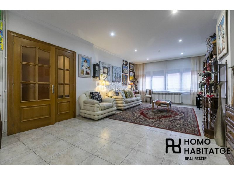 Foto 907b2554-1001-45b8-a8aa-fb462640fed9. Casa amb calefacció aparcament a Creu Alta Sabadell