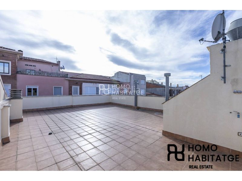 Foto b8596c69-21e5-44b8-aeee-115fb552735f. Casa amb calefacció aparcament a Creu Alta Sabadell