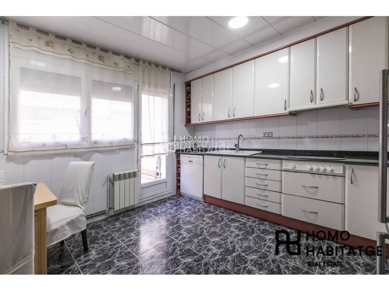 Foto c4b7a4bc-c0e7-4901-a1a8-a41a61de220d. Casa amb calefacció aparcament a Creu Alta Sabadell