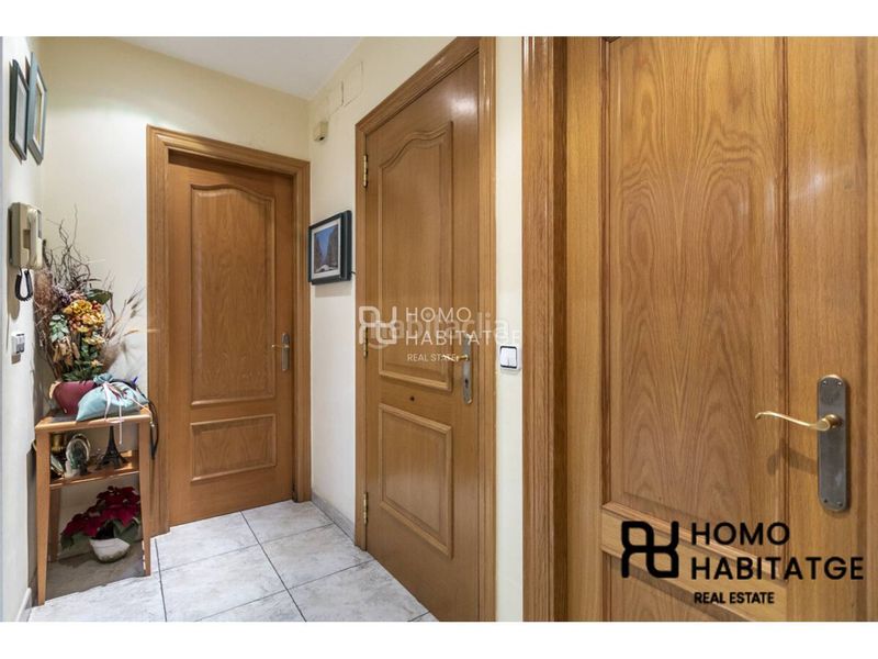 Foto e104d980-d9cf-4ac8-a680-e60a4fb515b0. Casa amb calefacció aparcament a Creu Alta Sabadell