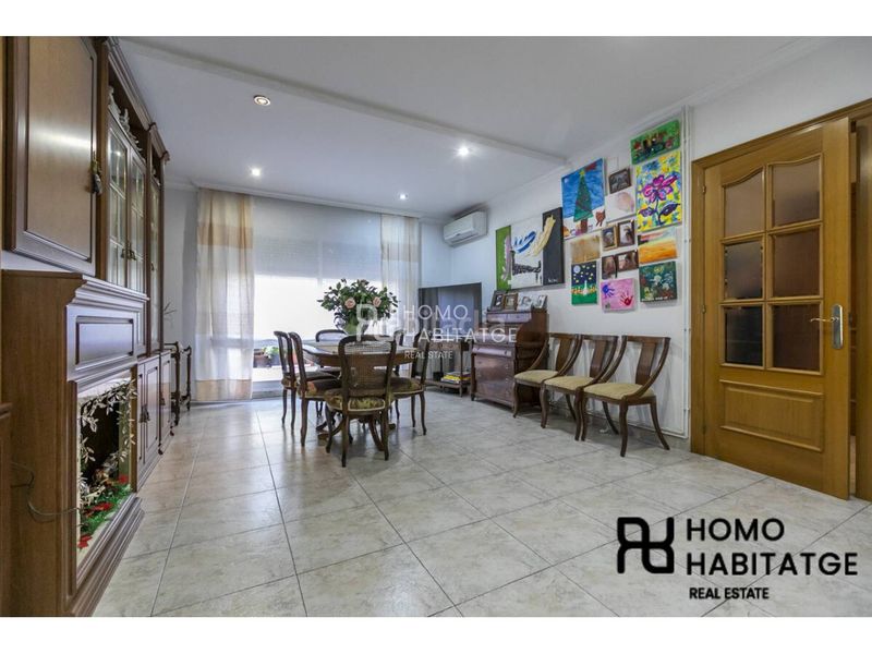 Foto f4b93360-e502-4c3d-9c53-d8a2b74f0a7b. Casa amb calefacció aparcament a Creu Alta Sabadell