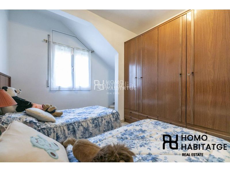 Foto f5507f44-40a0-4f63-be8d-f35ed889bc3d. Casa amb calefacció aparcament a Creu Alta Sabadell