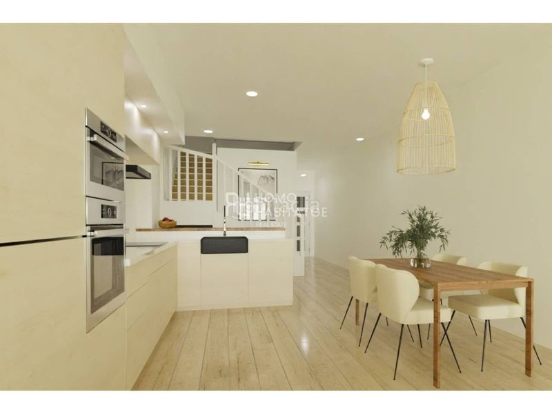Foto 9a9c226c-9e3e-44c6-aa29-b69f4d644330. Casa amb aparcament a Centre Sabadell