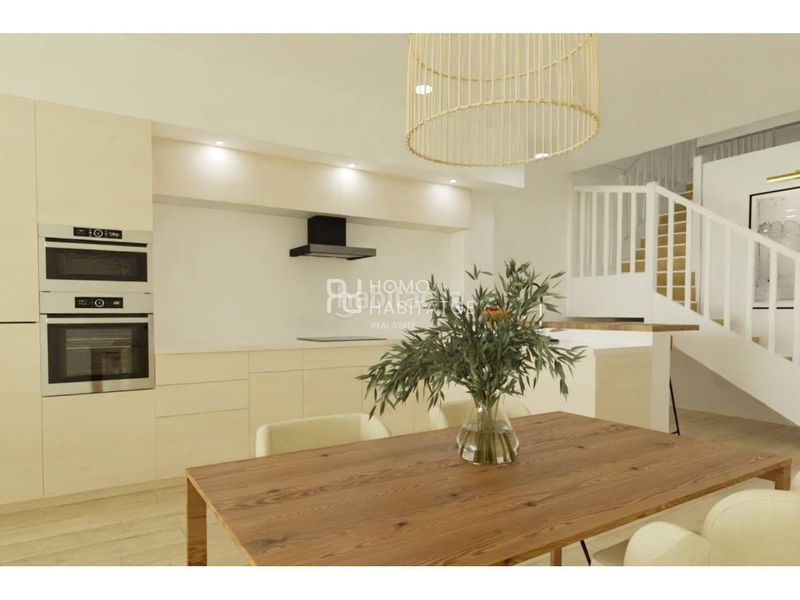 Foto c83c5072-c063-4526-b8f5-589d94cfce81. Casa amb aparcament a Centre Sabadell
