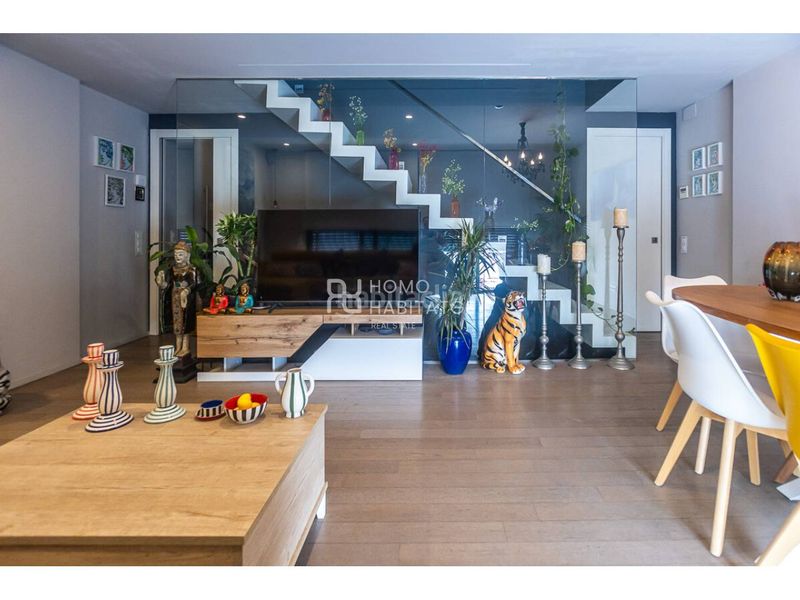 Foto 3603fe27-f57d-4b1e-8c12-bd793d4d5cf2. Casa amb calefacció aparcament a Gràcia Sabadell