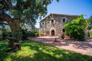 Haus  Can giralt. Masia del siglo xvii en el corazon del montnegre