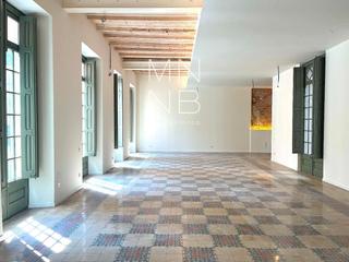 Rent Office space  Boria. Oficina en alquiler en estado de reforma, a un paso de via laiet