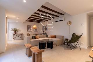 Etagenwohnung  Boria. Piso completamente reformado se encuentra en una finca seorial