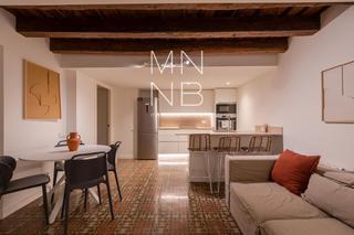 Etagenwohnung  Boria. Piso totalmente reformado, situado en una finca seorial de 1854