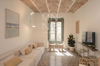 Etagenwohnung  Boria. Piso completamente reformado se encuentra en una finca seorial
