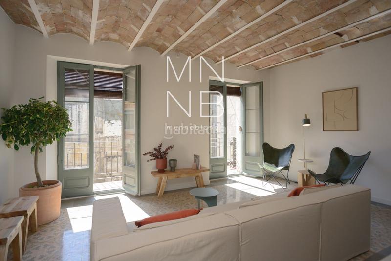 Foto 45539f74-d0a8-4828-bd23-a48845eda0c7. Piso  completamente reformado se encuentra en una finca señorial de 1854 en Barcelona