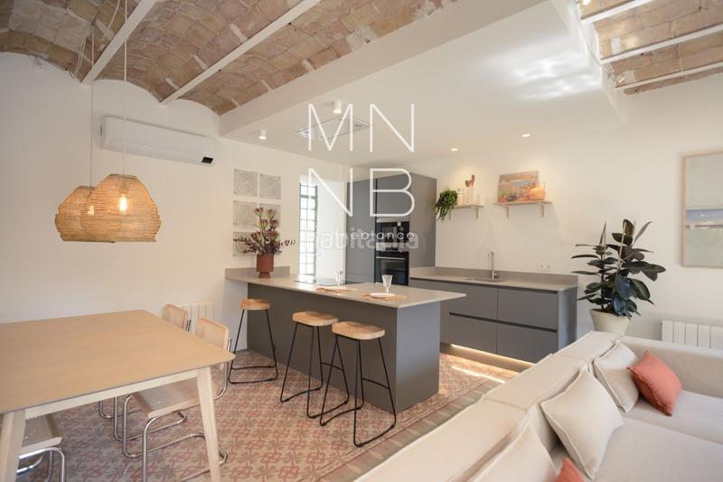 Foto b017c329-0ca3-4714-9d1e-f42e9cd7bb1f. Piso  completamente reformado se encuentra en una finca señorial de 1854 en Barcelona