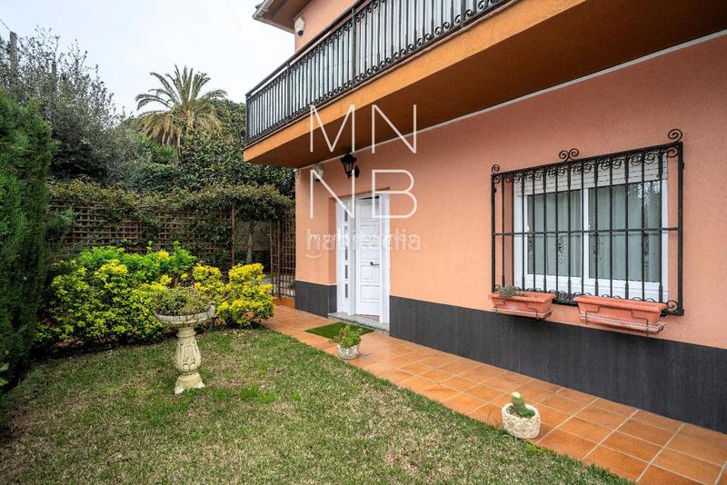 Foto 4813cf03-ef32-4192-adc8-e0e3c68fa011. Chalet con riscaldamento parcheggio piscina in Urbanitzacions Mataró