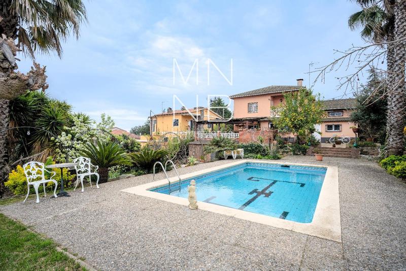 Foto 85df2d5c-904c-4300-9ed8-02d6a394338c. Chalet con riscaldamento parcheggio piscina in Urbanitzacions Mataró