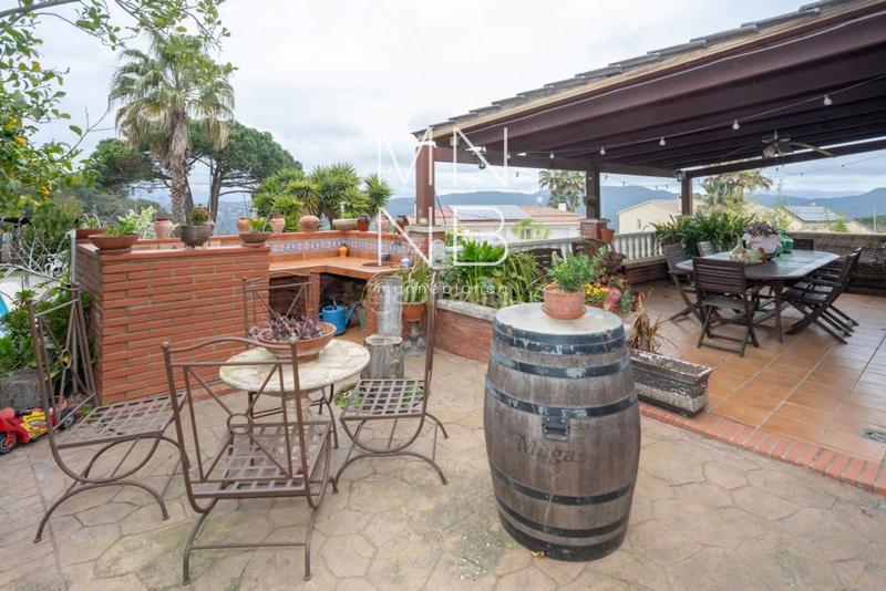 Foto bd8a33e9-1d17-442f-a888-bb1989611f46. Chalet con riscaldamento parcheggio piscina in Urbanitzacions Mataró