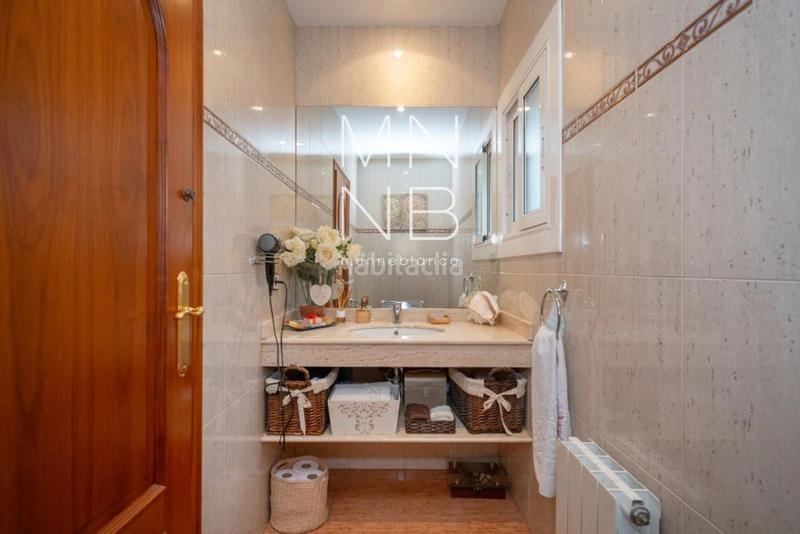 Foto ee0b56f4-43f7-46fe-9def-d35e2a27e53f. Chalet con riscaldamento parcheggio piscina in Urbanitzacions Mataró