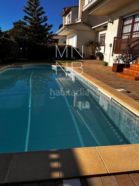 Foto 44235c31-2c16-4e0c-9f8a-fa105cdf2b00. Casa a schiera con riscaldamento parcheggio piscina in Sant Andreu de Llavaneres