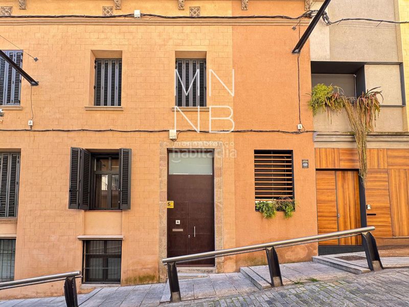 Foto d098f15a-226f-4807-ba49-3e1eeee680c5. Casa adossada amb calefacció aparcament a Centre Mataró