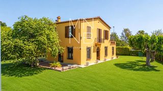 Chalet  Industria. Masia a cuatro vientos con vistas al mar