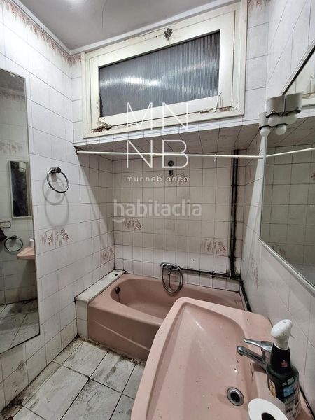 Foto 044f631e-0bc5-4ef8-aa0d-40b9d521d20c. Casa adossada amb calefacció aparcament a Els Molins Mataró