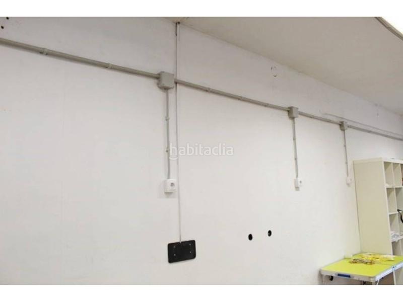Foto 176c48c8-a234-4552-ad8d-568428abac53. Local comercial en begoña 3 en Poble Nou Sabadell