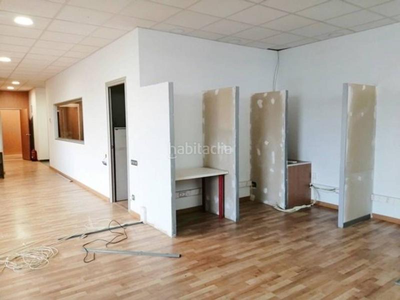 Foto 7b805512-1f71-420d-8feb-9636ba3d3619. Lloguer oficina amb calefacció aparcament a Santa Perpètua de Mogoda