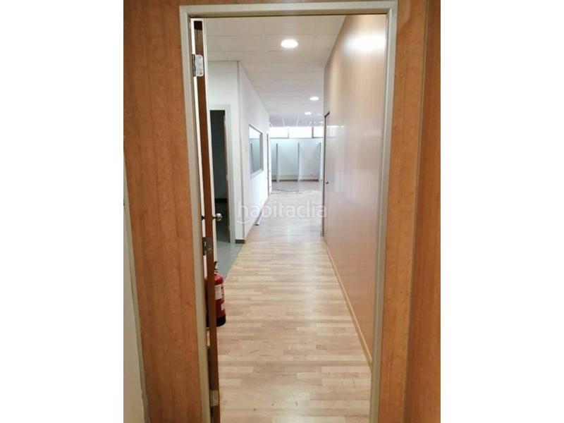 Foto 446eb4ac-da1b-40f6-bf56-b405bc66dcf1. Affitto ufficio in montsia 13 in Santa Perpètua de Mogoda