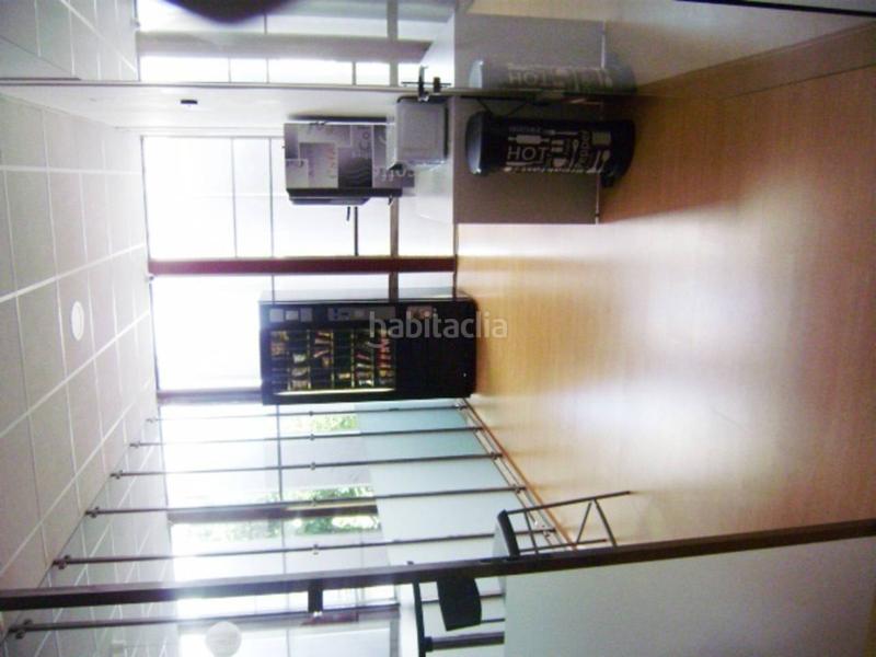 Foto 3708b333-0185-4152-8a45-857c96348af5. Lloguer oficina amb aparcament a Santa Perpètua de Mogoda