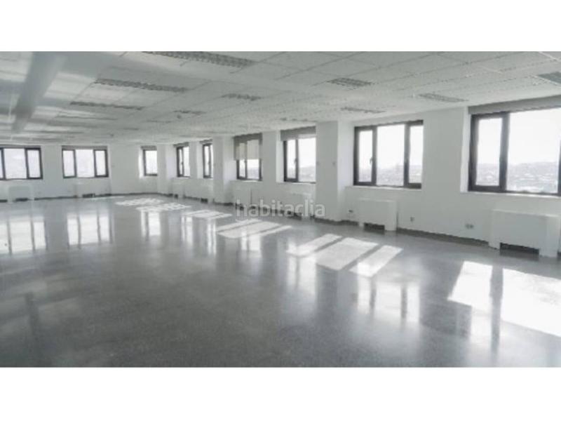 Foto ba766afd-ed0d-4c37-bb83-455642f62948. Location bureau avec parking dans Santa Perpètua de Mogoda