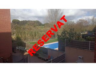 Flat in Carretera sentmenat 141. Venta de piso con piscina comunitaria en poliny�